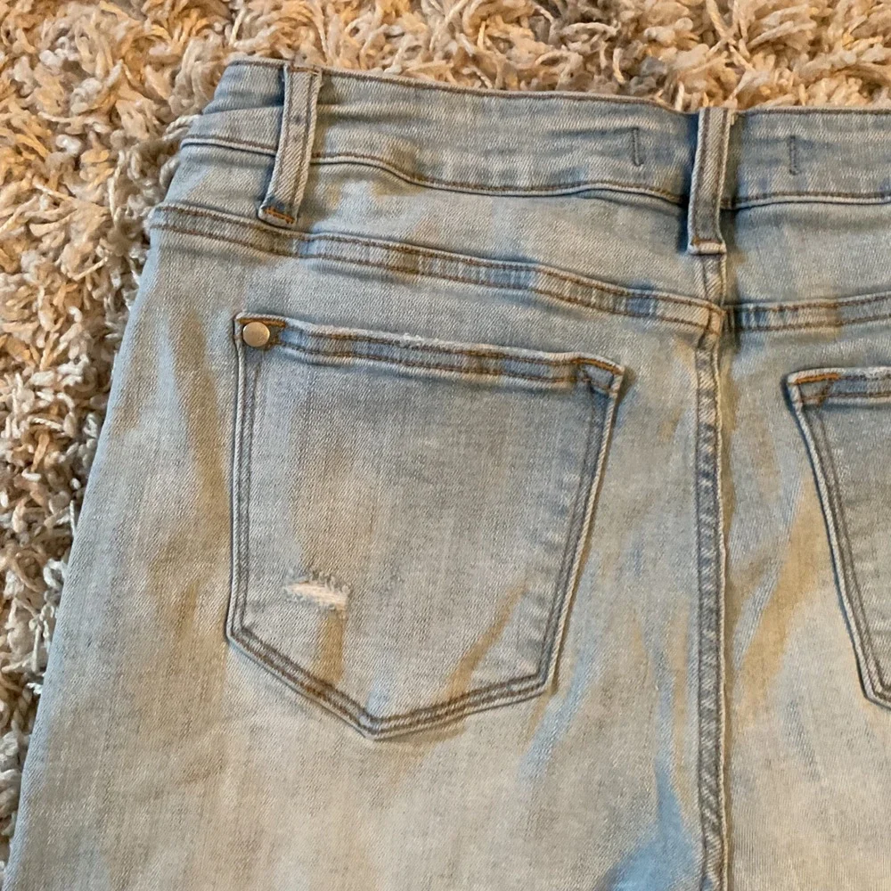 Judy Blue High Rise Distressed Button Fly‎ Denim Shorts Light Wash Women Large